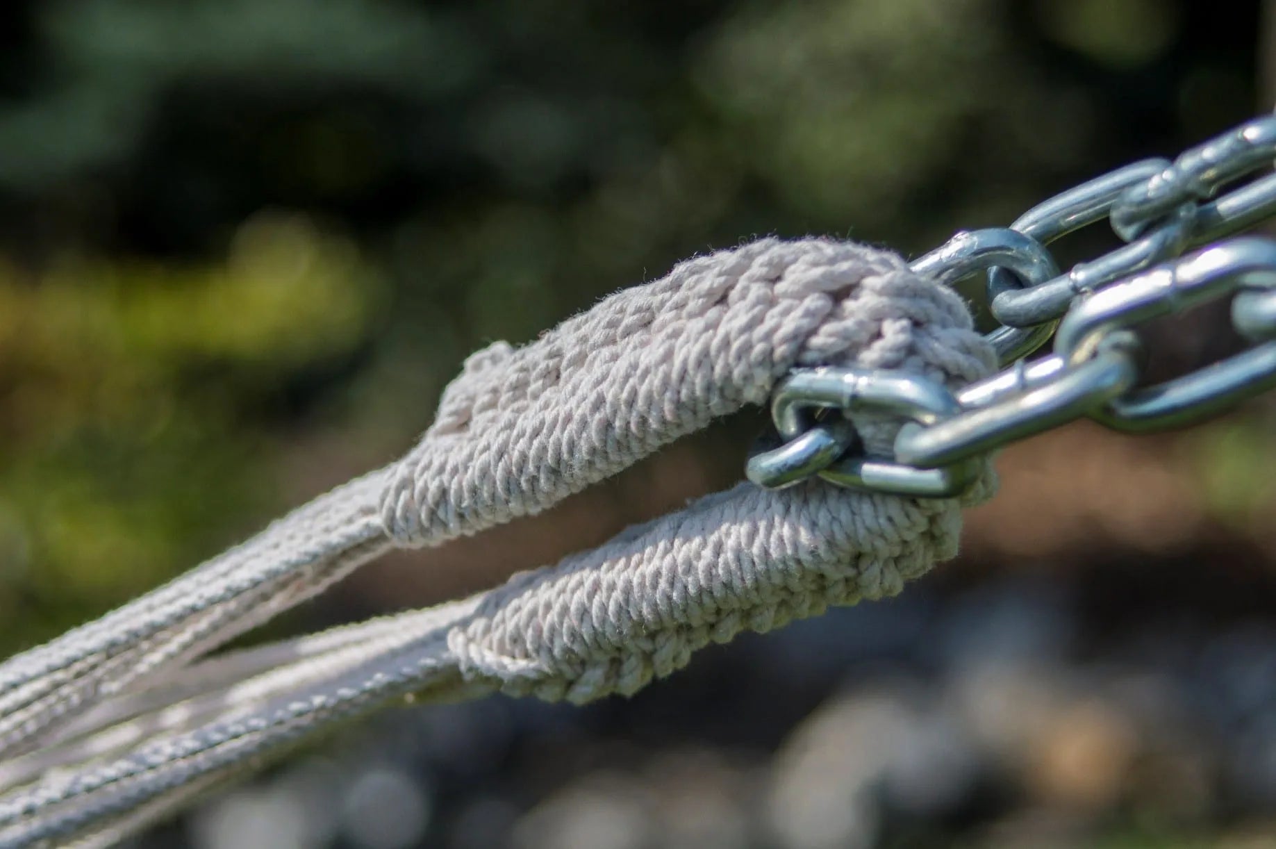 Hamac sur pied suspendu rayé en coton | Perino